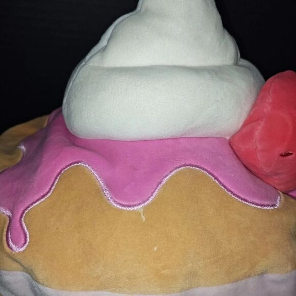 Squishmallow Sawtelle LARGE Strawberry Shortcake Pancake Collectible Plush Toy - Picture 6 of 11